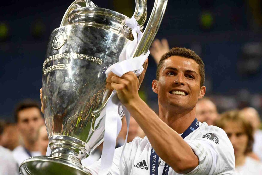 বিশ্ব ফুটবলে সবচেয়ে বেশি UEFA চ্যাম্পিয়ন্স লিগ টাইটেল জয়ী শীর্ষ ৫ খেলোয়াড়